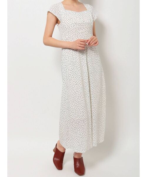 MERCURYDUO（マーキュリーデュオ）の「ランダムドットナローワンピース