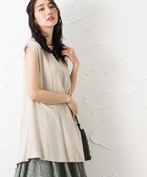 NAVY（ネイビー）の「インドレーヨン バックギャザーブラウス（シャツ/ブラウス・レディース・ネイビー/ベージュ/ブラック・フリー）」の2枚目の写真