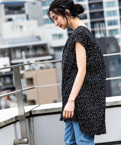 NAVY（ネイビー）の「インドレーヨン バックギャザーブラウス（シャツ/ブラウス・レディース・ネイビー/ベージュ/ブラック・フリー）」の6枚目の写真