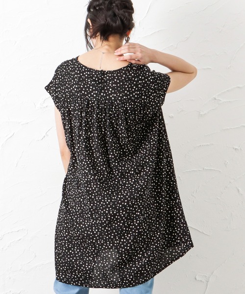 NAVY（ネイビー）の「インドレーヨン バックギャザーブラウス（シャツ/ブラウス・レディース・ネイビー/ベージュ/ブラック・フリー）」の17枚目の写真