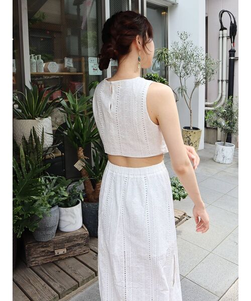 EVRIS（エヴリス）の「【WEB限定】コットンレースバックオープンワンピース（ワンピース・レディース・ホワイト/ブラック/オレンジ・FREE）」の8枚目の写真