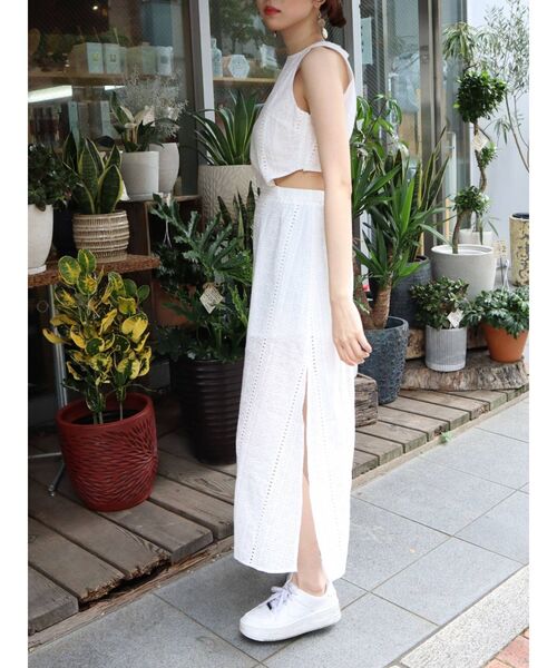 EVRIS（エヴリス）の「【WEB限定】コットンレースバックオープンワンピース（ワンピース・レディース・ホワイト/ブラック/オレンジ・FREE）」の5枚目の写真