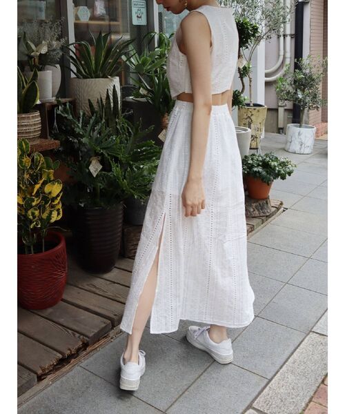 EVRIS（エヴリス）の「【WEB限定】コットンレースバックオープンワンピース（ワンピース・レディース・ホワイト/ブラック/オレンジ・FREE）」の4枚目の写真