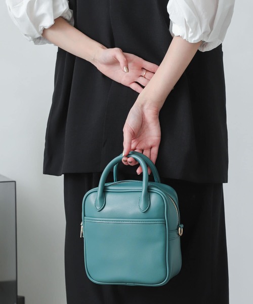 SENSE OF PLACE by URBAN RESEARCH(センスオブプレイスバイアーバンリサーチ)の「スクエアハンドルボストンバッグ(ボストンバッグ・レディース・パープル/ブルー/モカ/ブラック系その他/ブラック・ONE)」の4枚目の写真