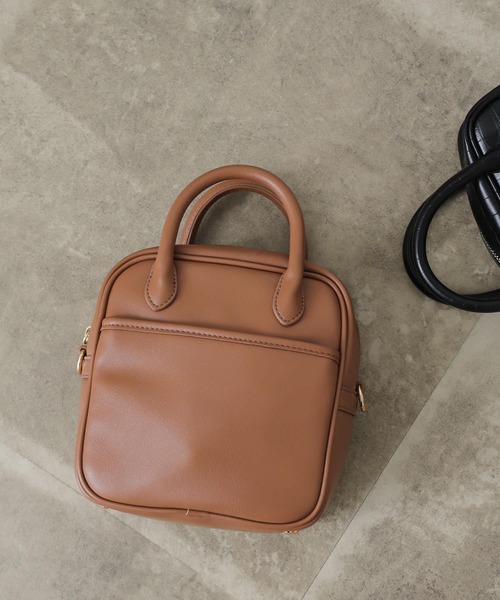 SENSE OF PLACE by URBAN RESEARCH(センスオブプレイスバイアーバンリサーチ)の「スクエアハンドルボストンバッグ(ボストンバッグ・レディース・パープル/ブルー/モカ/ブラック系その他/ブラック・ONE)」の1枚目の写真