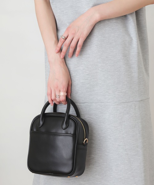 SENSE OF PLACE by URBAN RESEARCH(センスオブプレイスバイアーバンリサーチ)の「スクエアハンドルボストンバッグ(ボストンバッグ・レディース・パープル/ブルー/モカ/ブラック系その他/ブラック・ONE)」の20枚目の写真