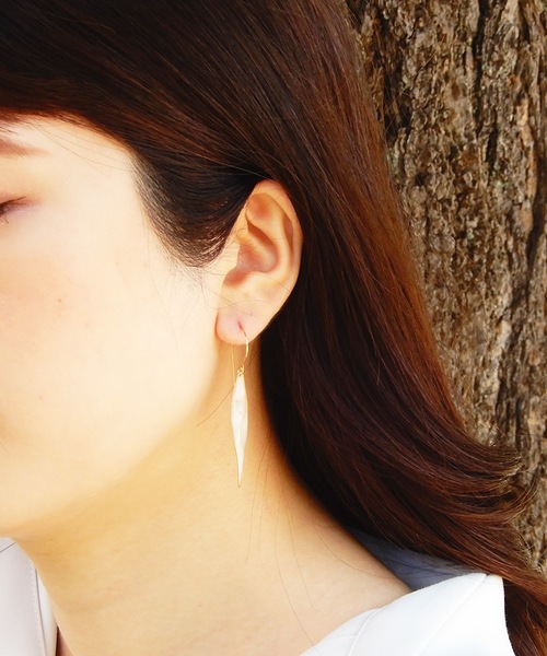 The Rule(ザルール)の「The Rule ザルール:Leaf single hook pierced earring:リーフフックピアス(ピアス(両耳用)・レディース・ホワイト/ブラウン/セージグリーン/クリア・FREE)」の14枚目の写真