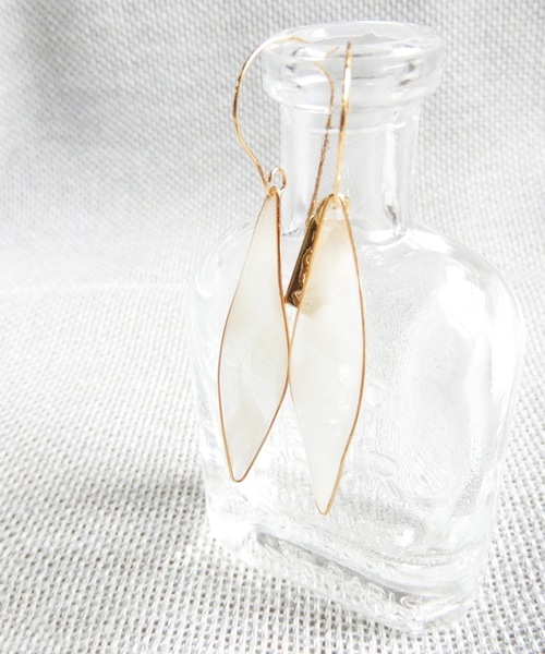 The Rule(ザルール)の「The Rule ザルール:Leaf single hook pierced earring:リーフフックピアス(ピアス(両耳用)・レディース・ホワイト/ブラウン/セージグリーン/クリア・FREE)」の13枚目の写真