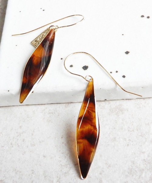 The Rule(ザルール)の「The Rule ザルール:Leaf single hook pierced earring:リーフフックピアス(ピアス(両耳用)・レディース・ホワイト/ブラウン/セージグリーン/クリア・FREE)」の6枚目の写真