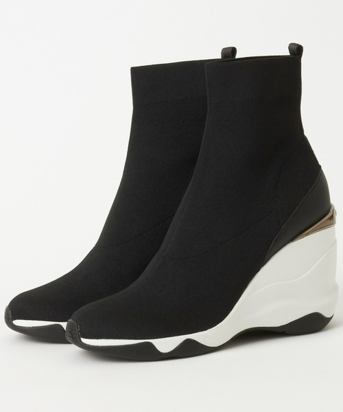 +diana（プラスダイアナ）の「ハイウェッジ ストレッチニットショートブーツ（ブーツ・レディース・ブラック/ブラック×ブラック・22.5cm/23.5cm/24.5cm/25.5cm/23.0cm/24.0cm/25.0cm/22.0cm/21.5cm）」の17枚目の写真