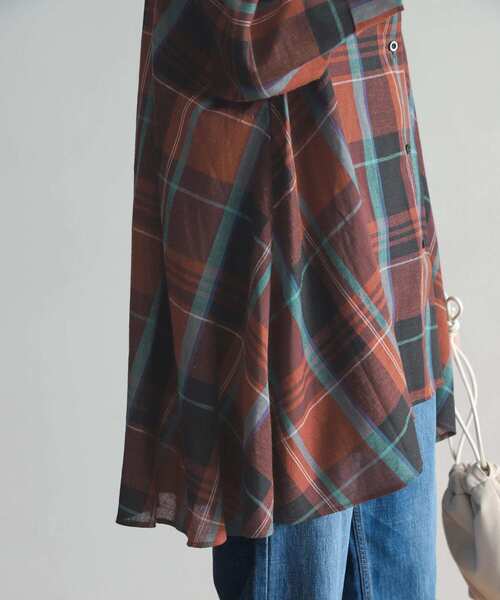 URBAN RESEARCH DOORS（アーバンリサーチドアーズ）の「カラーチェックフレアシャツ（シャツ/ブラウス・レディース・ブラウン系その他/グリーン系その他・MEDIUM）」の8枚目の写真