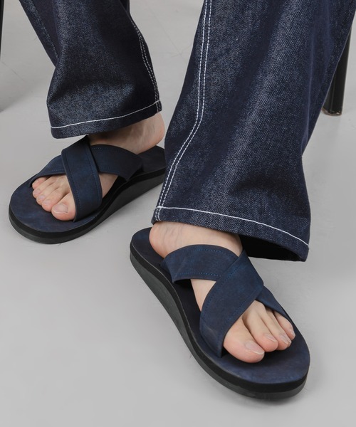 FOLLOWIN（フォロウィン）の「シンプルクロスサンダルスリッパ（サンダル・レディース・ブラック/ネイビー/ブラウン/アイボリー・24cm/25cm/26cm/27cm/23㎝）」の4枚目の写真