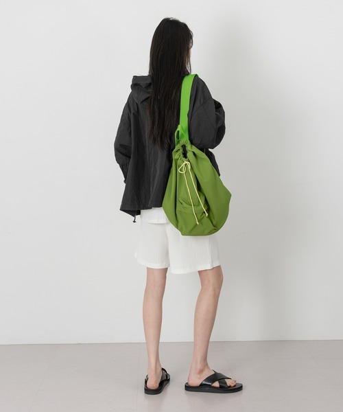 FOLLOWIN（フォロウィン）の「シンプルクロスサンダルスリッパ（サンダル・レディース・ブラック/ネイビー/ブラウン/アイボリー・24cm/25cm/26cm/27cm/23㎝）」の8枚目の写真