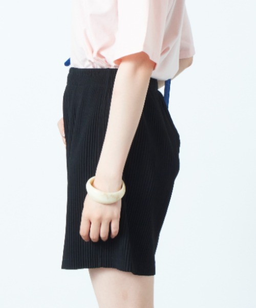 MAISON BREEZE(メゾンブリーズ)の「【MAISON BREEZE】細プリーツリラックスワイドショートパンツ SCCH154(その他パンツ・レディース・ブラック/グリーン/ダークグレー/アイボリー・FREE)」の17枚目の写真