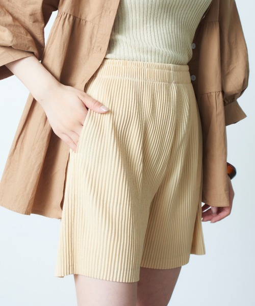 MAISON BREEZE(メゾンブリーズ)の「【MAISON BREEZE】細プリーツリラックスワイドショートパンツ SCCH154(その他パンツ・レディース・ブラック/グリーン/ダークグレー/アイボリー・FREE)」の14枚目の写真