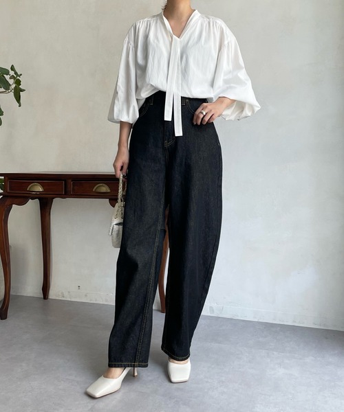 DouDou(ドゥドゥ)の「ボウタイリボンブラウス(シャツ/ブラウス・レディース・チャコールグレー/オフホワイト・FREE)」の6枚目の写真