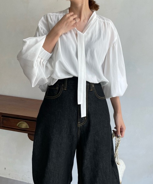 DouDou(ドゥドゥ)の「ボウタイリボンブラウス(シャツ/ブラウス・レディース・チャコールグレー/オフホワイト・FREE)」の20枚目の写真