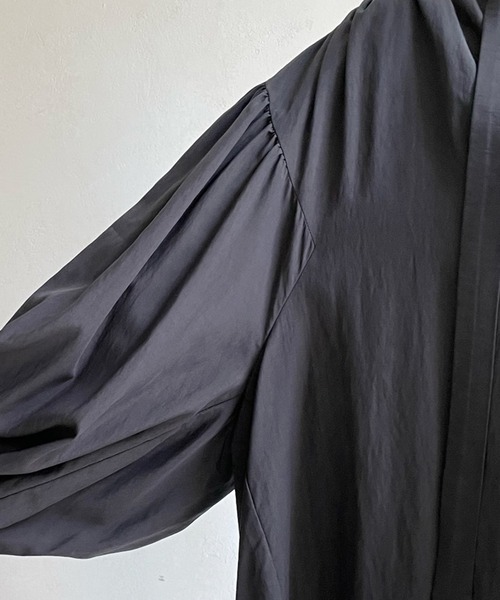 DouDou(ドゥドゥ)の「ボウタイリボンブラウス(シャツ/ブラウス・レディース・チャコールグレー/オフホワイト・FREE)」の12枚目の写真