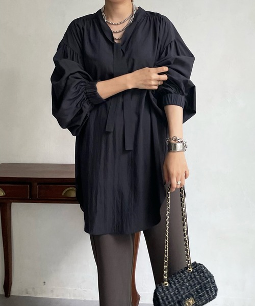 DouDou(ドゥドゥ)の「ボウタイリボンブラウス(シャツ/ブラウス・レディース・チャコールグレー/オフホワイト・FREE)」の11枚目の写真