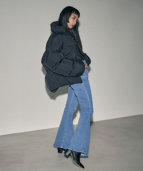 FEKETE（フェケテ）の「HI-WAIST FLEARED DENIM / ハイウエストフレア