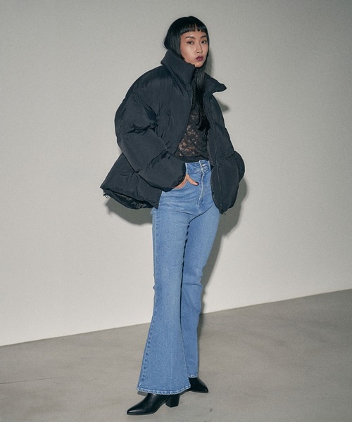 FEKETE（フェケテ）の「HI-WAIST FLEARED DENIM / ハイウエストフレア