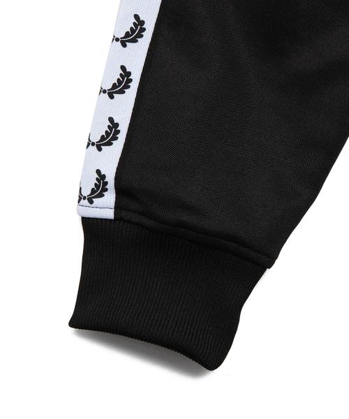 FRED PERRY（フレッドペリー）の「＜FRED PERRY＞ TRACK JKT/アウター（ブルゾン・メンズ・ブラック・SMALL/MEDIUM）」の4枚目の写真