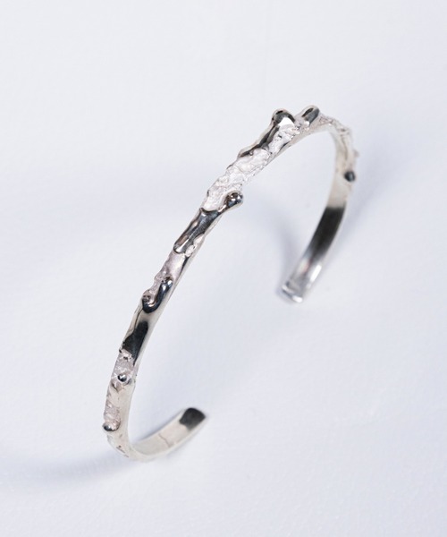 CASPER JOHN（キャスパージョン）の「Icicle bangle White（バングル/リストバンド・メンズ・ホワイト・ONE SIZE）」の3枚目の写真