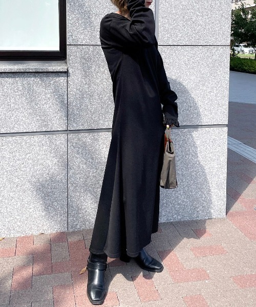 INTER FACTORY（インターファクトリー）の「kally - フレアロングワンピース made in INTER FACTORY（ワンピース・レディース・ベージュ/ブラック・FREE）」の15枚目の写真