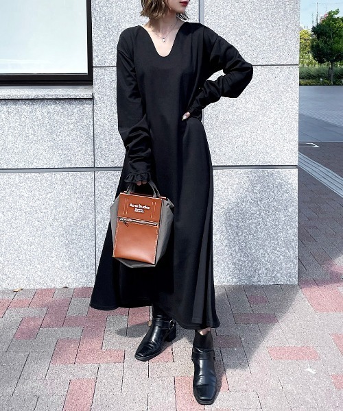 INTER FACTORY（インターファクトリー）の「kally - フレアロングワンピース made in INTER FACTORY（ワンピース・レディース・ベージュ/ブラック・FREE）」の11枚目の写真