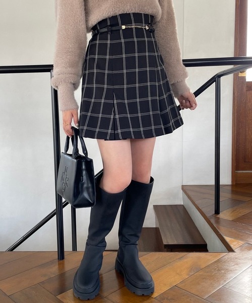 one after another NICE CLAUP(ワンアフターアナザーナイスクラップ)の「シルエットがきれいなベルト付きフレアミニスカート(スカート・レディース・ブラック/モカ/ブラック系その他/チェック・FREE)」の4枚目の写真