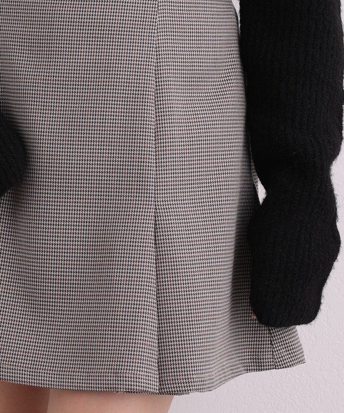 one after another NICE CLAUP(ワンアフターアナザーナイスクラップ)の「シルエットがきれいなベルト付きフレアミニスカート(スカート・レディース・ブラック/モカ/ブラック系その他/チェック・FREE)」の18枚目の写真