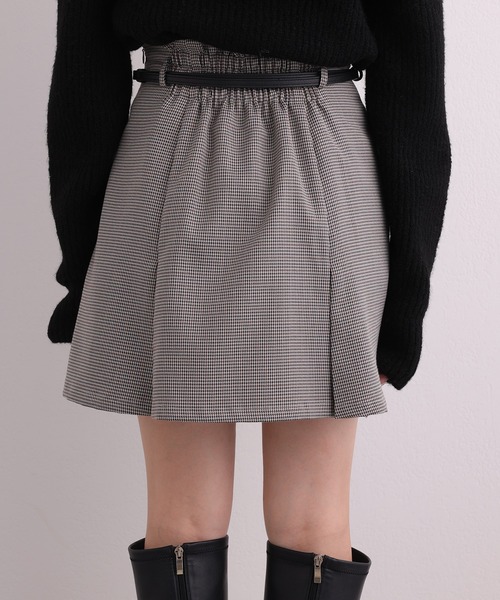 one after another NICE CLAUP(ワンアフターアナザーナイスクラップ)の「シルエットがきれいなベルト付きフレアミニスカート(スカート・レディース・ブラック/モカ/ブラック系その他/チェック・FREE)」の17枚目の写真