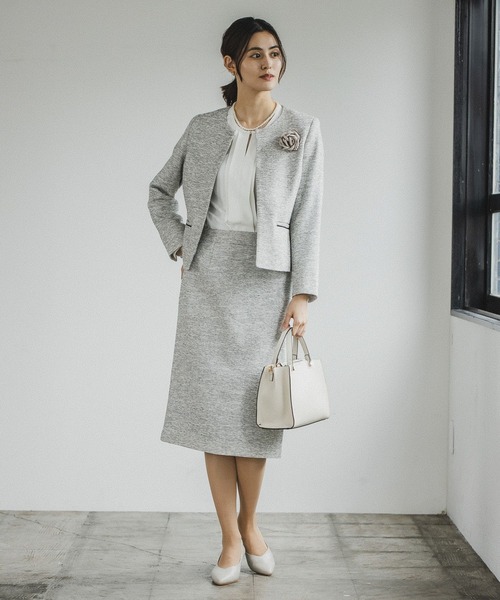 LEPSIM（レプシィム）の「メタルパーツ付きタックブラウス 162428