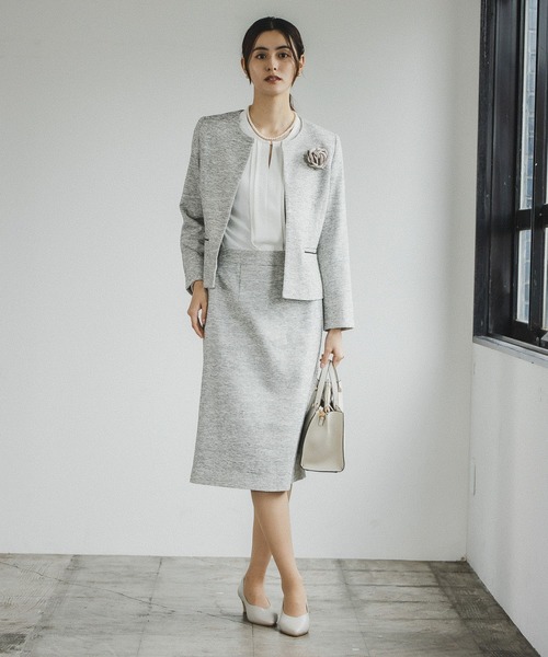 LEPSIM(レプシィム)の「メタルパーツ付きタックブラウス 162428(シャツ/ブラウス・レディース・オフホワイト/ブルー/グレイッシュベージュ・MEDIUM/LARGE)」の14枚目の写真