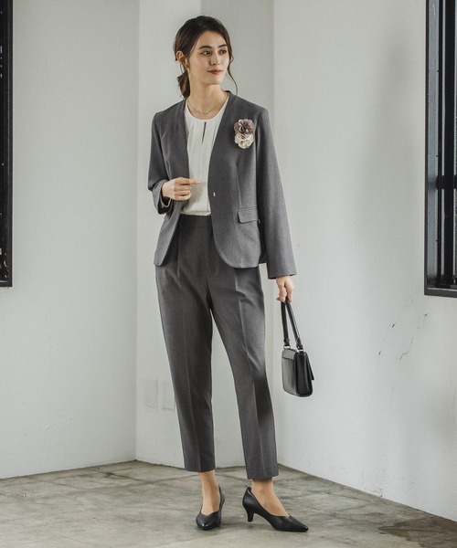 LEPSIM(レプシィム)の「メタルパーツ付きタックブラウス 162428(シャツ/ブラウス・レディース・オフホワイト/ブルー/グレイッシュベージュ・MEDIUM/LARGE)」の4枚目の写真