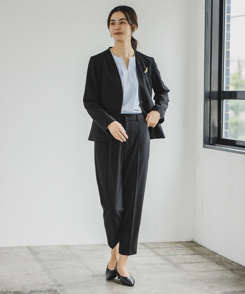 LEPSIM(レプシィム)の「メタルパーツ付きタックブラウス 162428(シャツ/ブラウス・レディース・オフホワイト/ブルー/グレイッシュベージュ・MEDIUM/LARGE)」の9枚目の写真