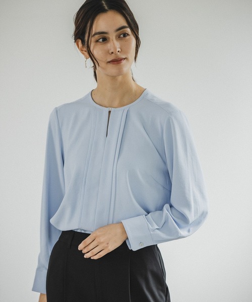 LEPSIM(レプシィム)の「メタルパーツ付きタックブラウス 162428(シャツ/ブラウス・レディース・オフホワイト/ブルー/グレイッシュベージュ・MEDIUM/LARGE)」の20枚目の写真