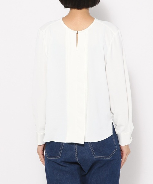 LEPSIM(レプシィム)の「メタルパーツ付きタックブラウス 162428(シャツ/ブラウス・レディース・オフホワイト/ブルー/グレイッシュベージュ・MEDIUM/LARGE)」の13枚目の写真