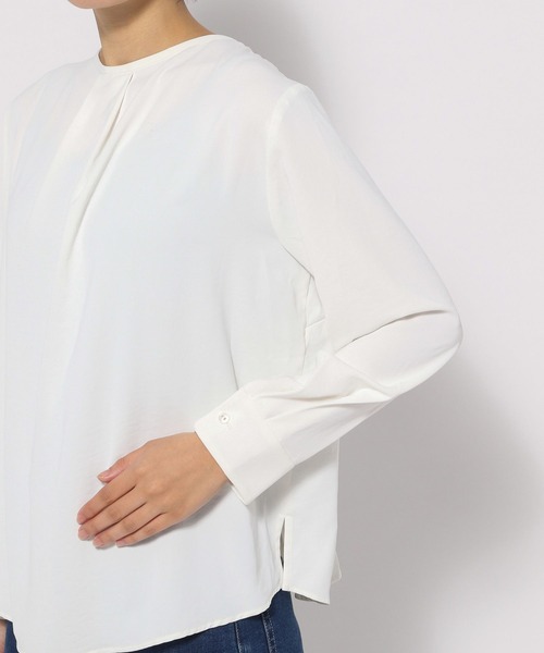 LEPSIM(レプシィム)の「メタルパーツ付きタックブラウス 162428(シャツ/ブラウス・レディース・オフホワイト/ブルー/グレイッシュベージュ・MEDIUM/LARGE)」の10枚目の写真