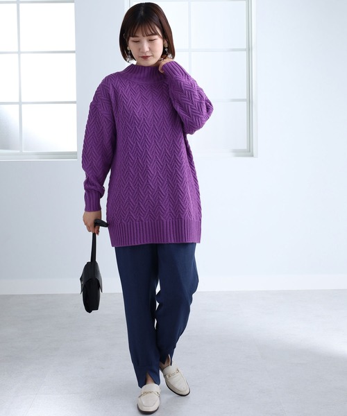 BELLUNA PLUS（ベルーナ）の「ヘリンボン柄ハイネックニットプルオーバー（ニット/セーター・レディース・ブラック/ブルー/パープル・MEDIUM/LARGE/X-LARGE）」の11枚目の写真