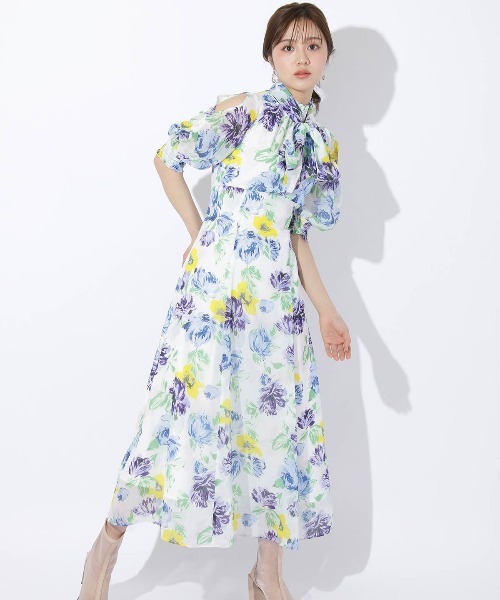 【美品】And couture シャドーリーフプリントワンピース AND COUTURE（アンドクチュール）の「シャドーリーフプリント