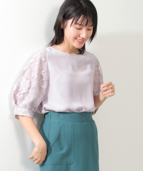 IKKA LOUNGE(イッカラウンジ)の「袖オーガンジー切り替えブラウス(シャツ/ブラウス・レディース・ライラック/ネイビー・L/M)」の19枚目の写真