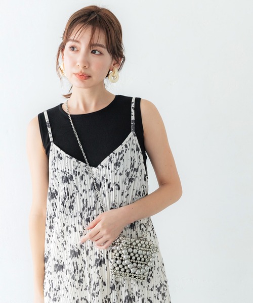 coca(coca)(コカ)の「プリーツアニマル柄キャミワンピース(ワンピース・レディース・アイボリー・ONE SIZE)」の4枚目の写真