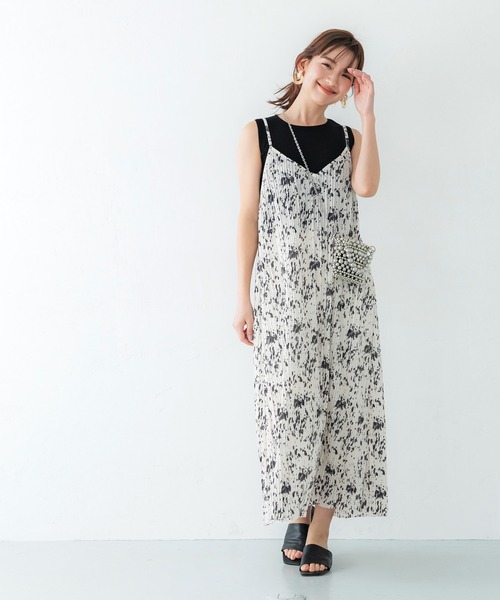 coca(coca)(コカ)の「プリーツアニマル柄キャミワンピース(ワンピース・レディース・アイボリー・ONE SIZE)」の5枚目の写真