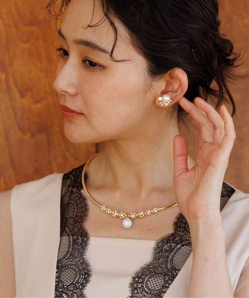form forma(フォルムフォルマ)の「キラキラビジュー×パール イヤリング/フォーマルイヤリング/結婚式/パーティー(イヤリング・レディース・シルバー/ゴールド・FREE)」の1枚目の写真