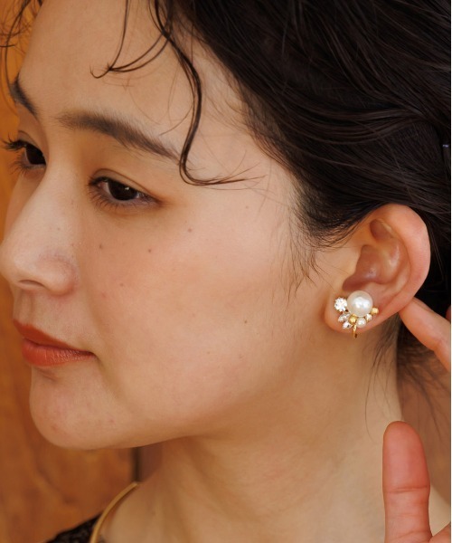 form forma(フォルムフォルマ)の「キラキラビジュー×パール イヤリング/フォーマルイヤリング/結婚式/パーティー(イヤリング・レディース・シルバー/ゴールド・FREE)」の8枚目の写真
