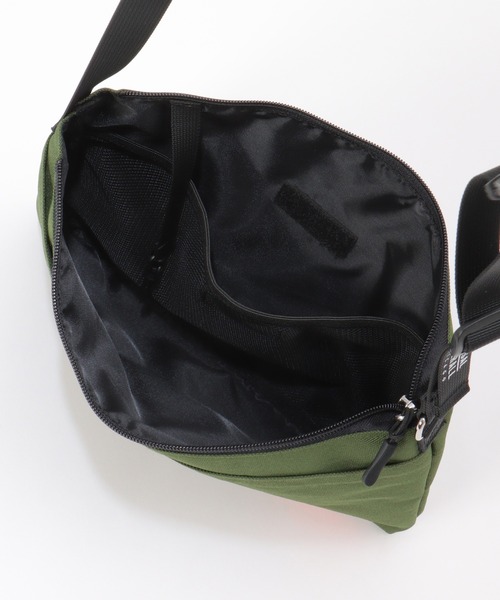 UNIVERSAL OVERALL（ユニバーサルオーバーオール）の「UNIVERSAL OVERALL ユニバーサルオーバーオール 撥水サコッシュ（ショルダーバッグ・メンズ・ブラック/オリーブ/ベージュ・FREE）」の10枚目の写真