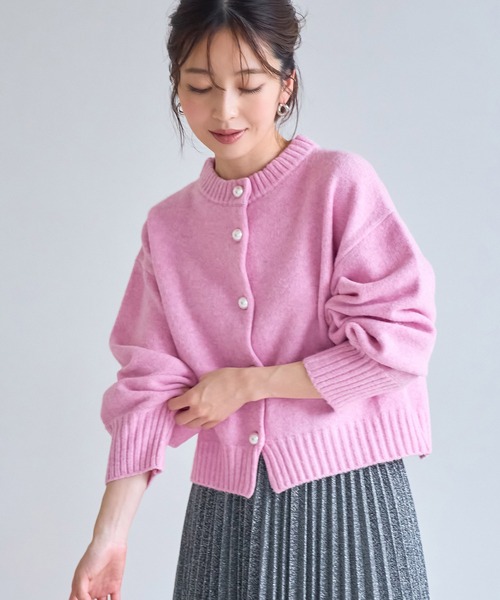 VIS（ビス）の「【シリーズ累計販売数3万点超え！】BIGパール釦カーディガン【新色】【洗える】（カーディガン/ボレロ・レディース・ピンク系その他/グレー/ブラック/ダークグリーン/ベージュ系その他3/ベージュ系その他2/ピンク/ホワイト系その他2・FREE）」の14枚目の写真