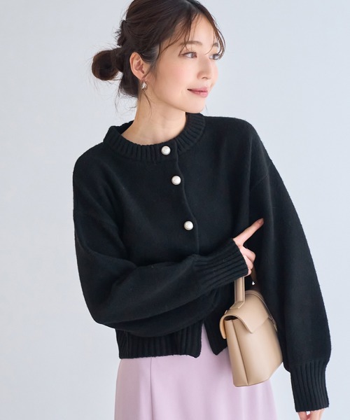 VIS（ビス）の「【シリーズ累計販売数3万点超え！】BIGパール釦カーディガン【新色】【洗える】（カーディガン/ボレロ・レディース・ピンク系その他/グレー/ブラック/ダークグリーン/ベージュ系その他3/ベージュ系その他2/ピンク/ホワイト系その他2・FREE）」の11枚目の写真
