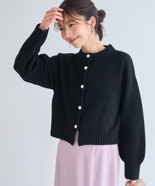 VIS（ビス）の「【シリーズ累計販売数3万点超え！】BIGパール釦カーディガン【新色】【洗える】（カーディガン/ボレロ・レディース・ピンク系その他/グレー/ブラック/ダークグリーン/ベージュ系その他3/ベージュ系その他2/ピンク/ホワイト系その他2・FREE）」の9枚目の写真